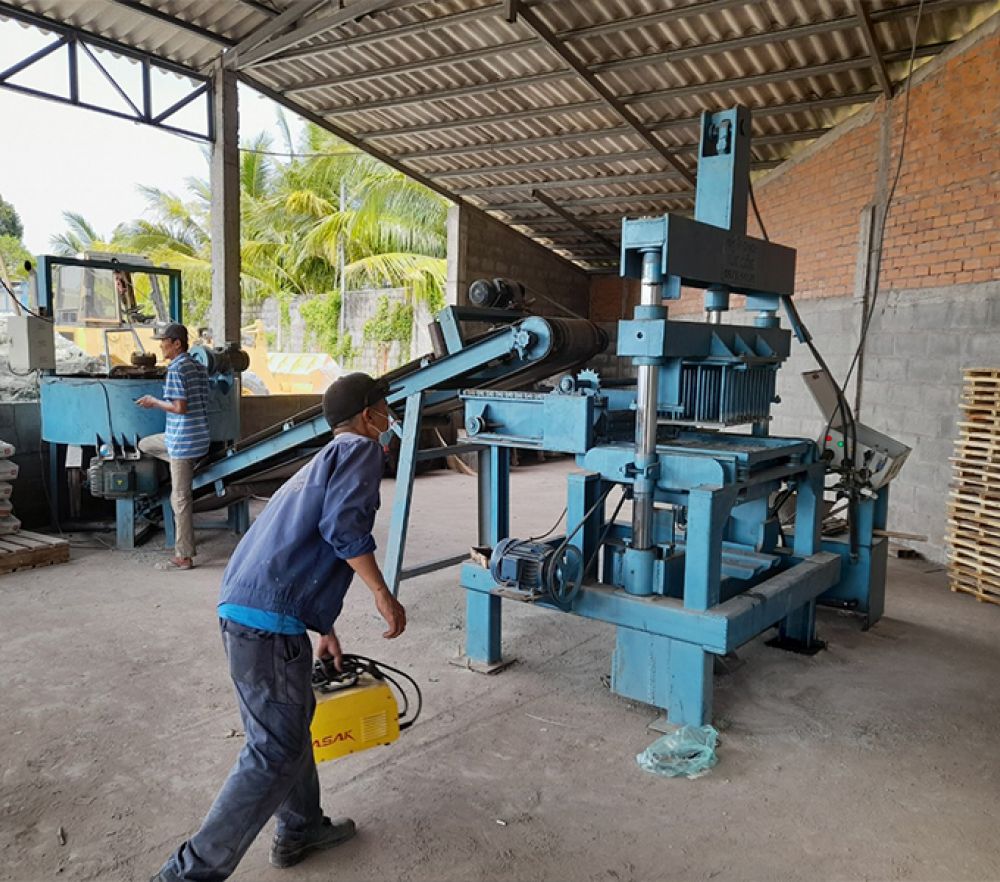 Máy Sản Xuất Gạch Không Nung Tại Long An