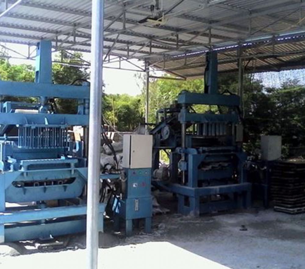 Máy ép gạch bán tự động 3