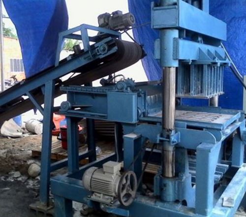 Máy ép gạch bán tự động 1