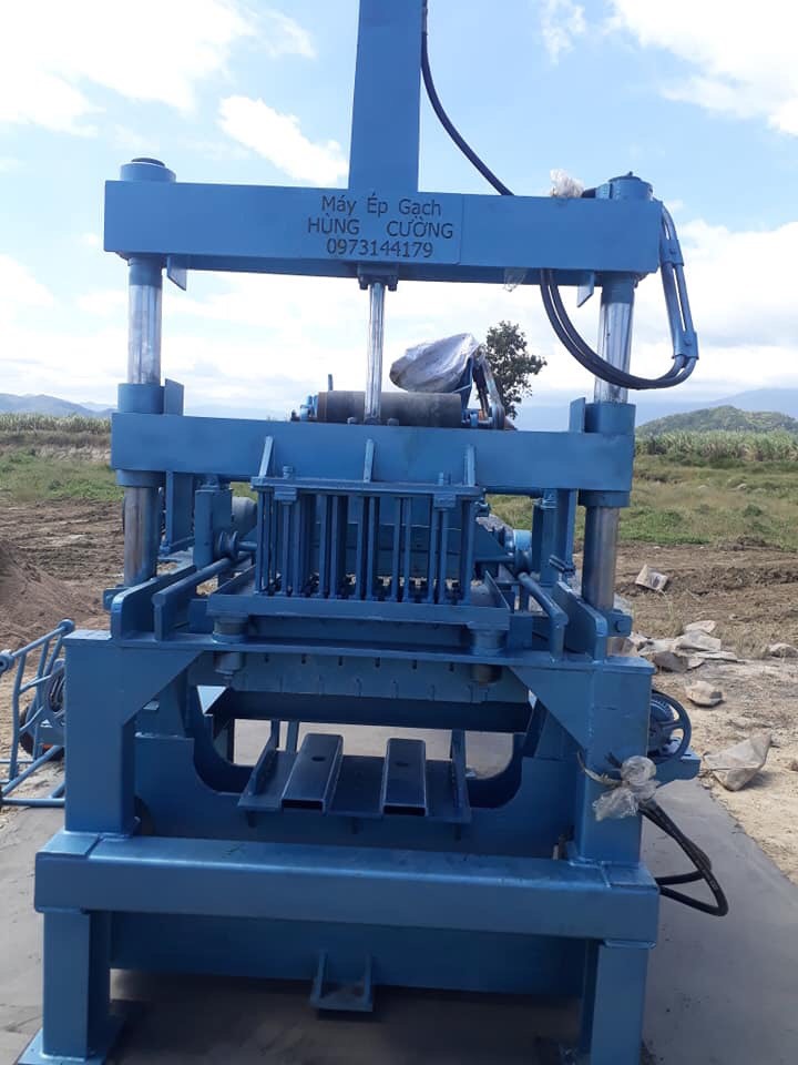 Máy ép gạch Vũng Tàu - Hùng Cường