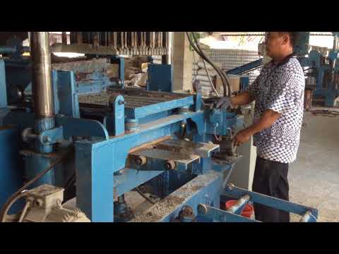 máy ép gạch Hùng Cường - YouTube